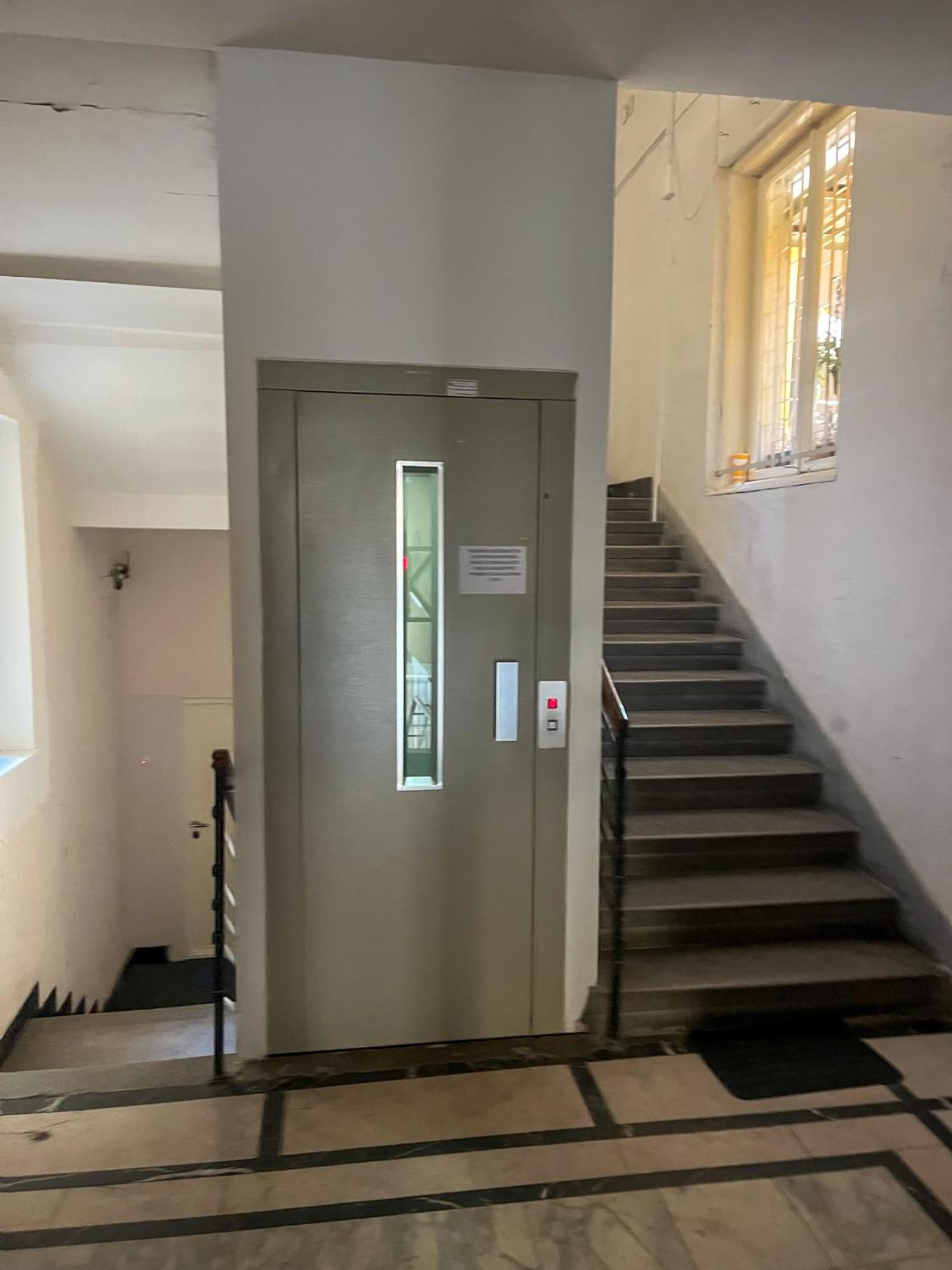 Two Bedroom Apartment Near Slavija Square Beograd Bagian luar foto
